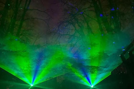 Spectacles_lasers_aurores_boreales_vert_bleu