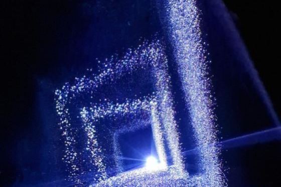Hologramme_laser_cube_bleu