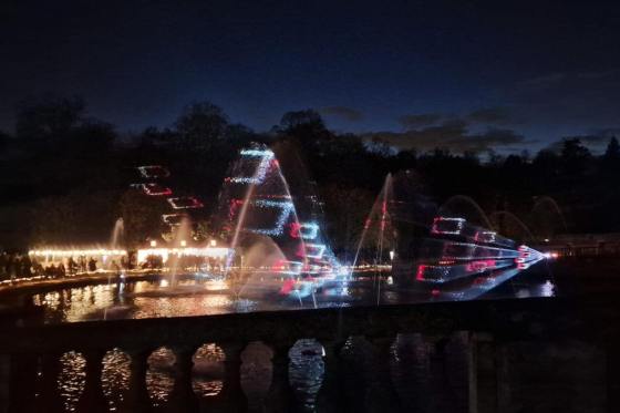 Hologramme_laser_cube_rouge_blanc
