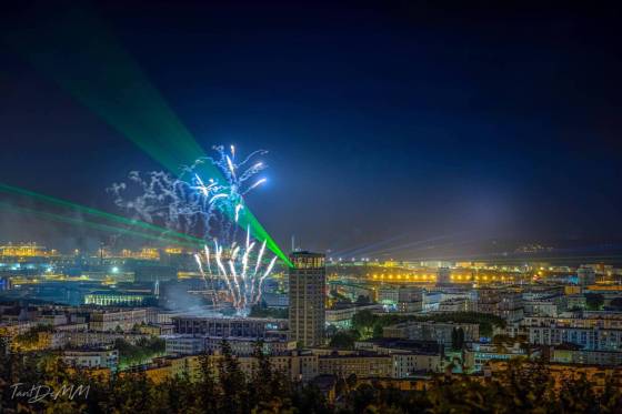 Show_au_dessus_de_la_ville_le_havre-1