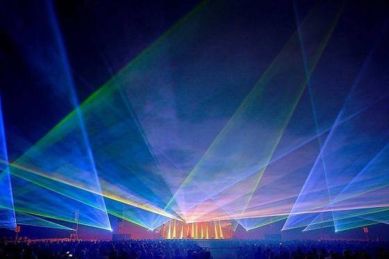 Spectacle_laser_saint_cloud