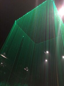 Europe Évènement - Photo de barres lasers vertes formant une cage
