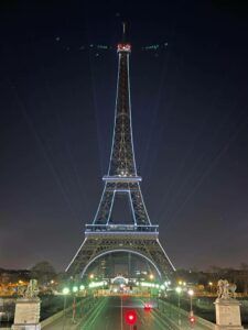 Europe Évènement - Photo of a monument mapping of the Eiffel Tower with projection of the contours for Yves Saint-Laurent